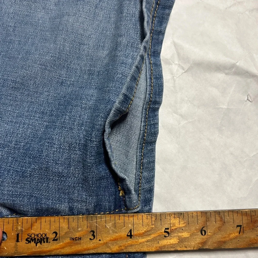 Levi's Mid Length Denim Shorts Womens‎ Size 32 Blue Jean